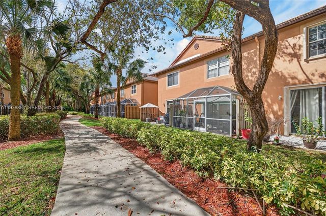 1594 Barcelona Way 5-18, Weston, FL 33327