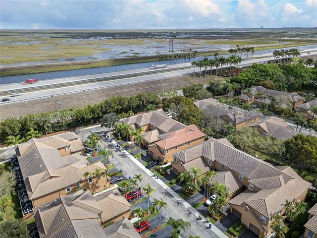 1594 Barcelona Way 5-18, Weston, FL 33327