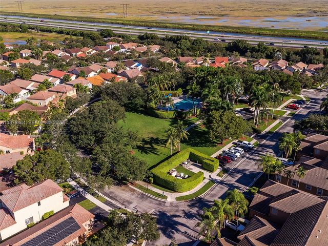 1594 Barcelona Way 5-18, Weston, FL 33327