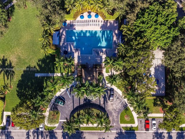 1594 Barcelona Way 5-18, Weston, FL 33327