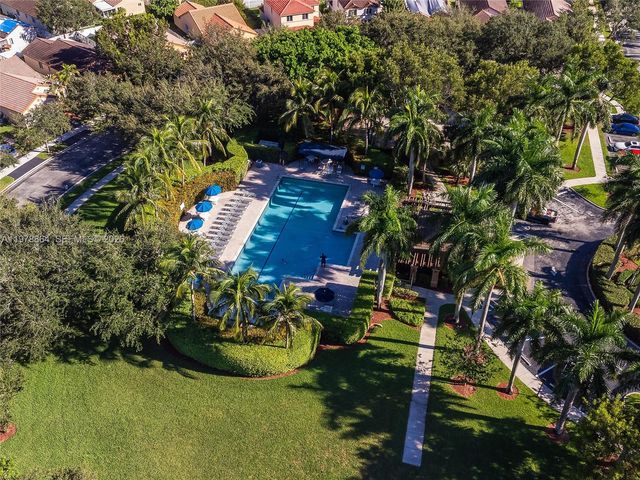 1594 Barcelona Way 5-18, Weston, FL 33327