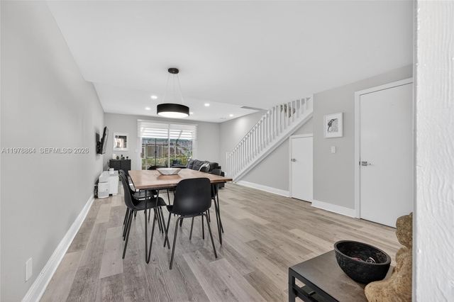 1594 Barcelona Way 5-18, Weston, FL 33327