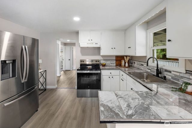 8826 S Sheridan Avenue, Tacoma, WA 98444