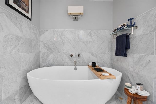 135 W. Concord St 1, Boston, MA 02118