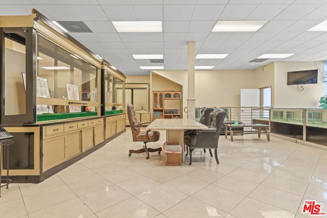 176 S Alvarado Street, Los Angeles, CA 90057