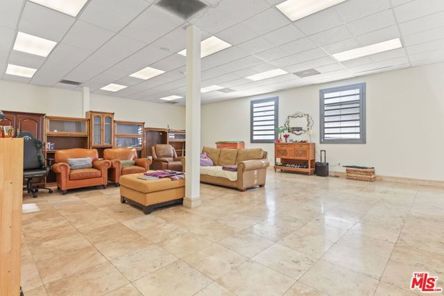 176 S Alvarado Street, Los Angeles, CA 90057