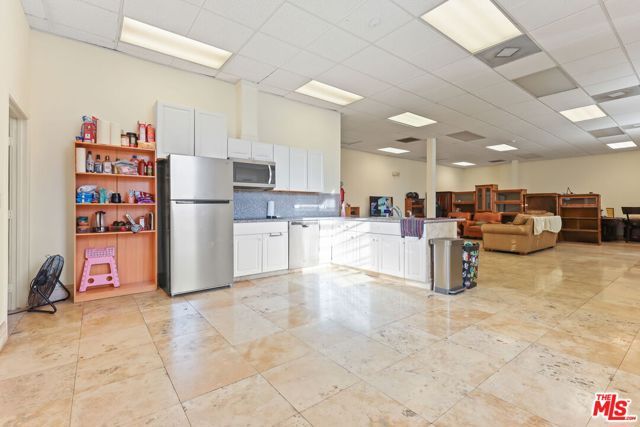 176 S Alvarado Street, Los Angeles, CA 90057