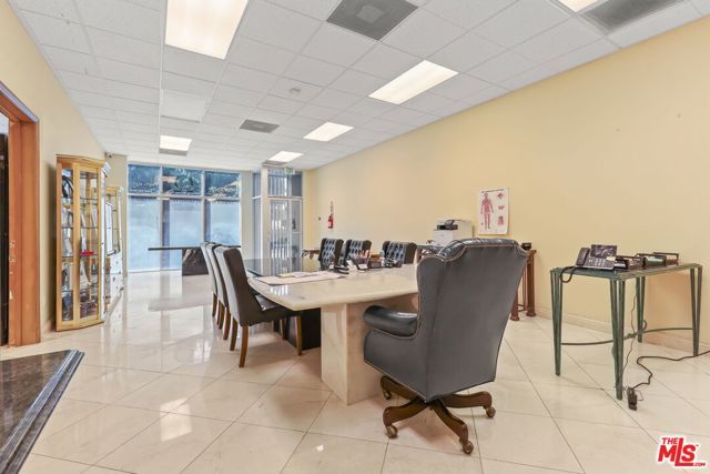 176 S Alvarado Street, Los Angeles, CA 90057