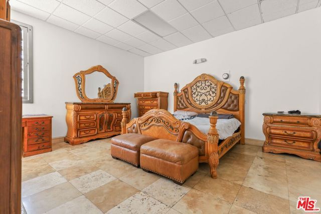 176 S Alvarado Street, Los Angeles, CA 90057