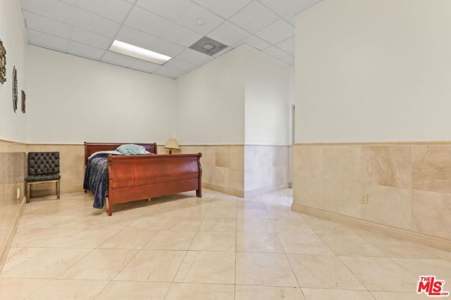 176 S Alvarado Street, Los Angeles, CA 90057