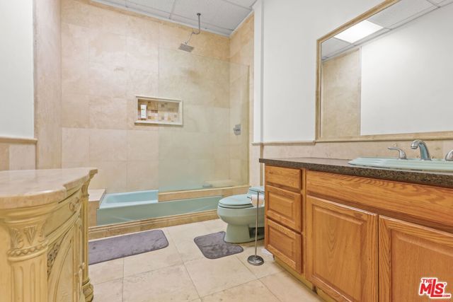 176 S Alvarado Street, Los Angeles, CA 90057