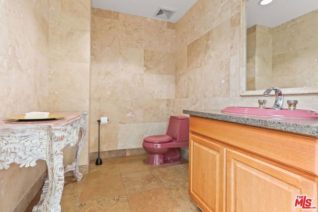 176 S Alvarado Street, Los Angeles, CA 90057