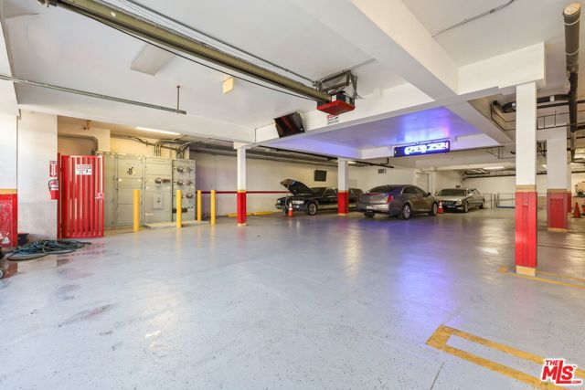 176 S Alvarado Street, Los Angeles, CA 90057