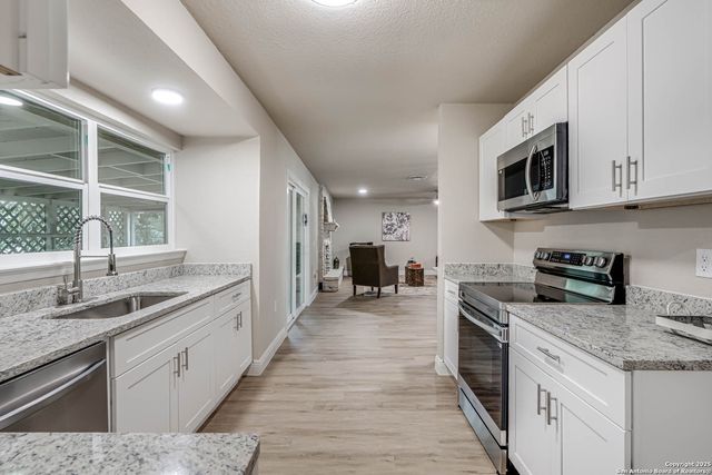 12661 King Oaks, Live Oak, TX 78233