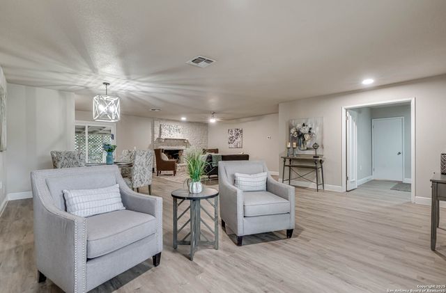 12661 King Oaks, Live Oak, TX 78233