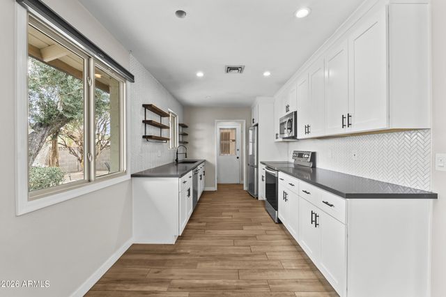 1229 E MANHATTON Drive, Tempe, AZ 85282