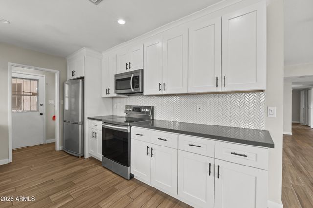 1229 E MANHATTON Drive, Tempe, AZ 85282