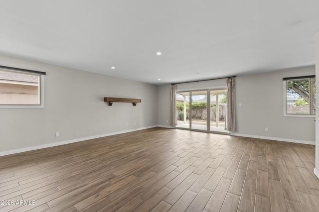 1229 E MANHATTON Drive, Tempe, AZ 85282