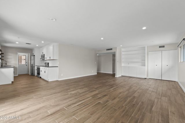 1229 E MANHATTON Drive, Tempe, AZ 85282