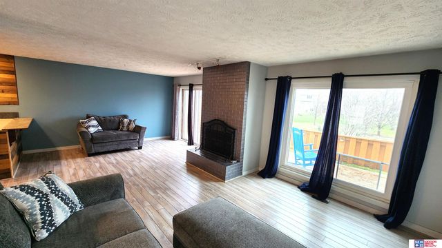 6805 Summerset Court, Lincoln, NE 68516
