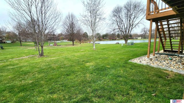 6805 Summerset Court, Lincoln, NE 68516