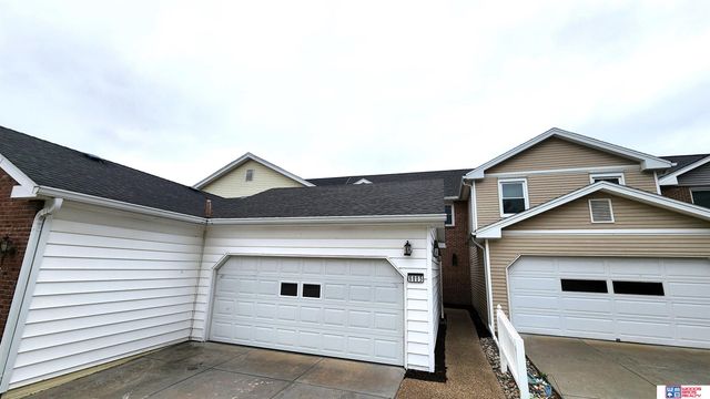 6805 Summerset Court, Lincoln, NE 68516