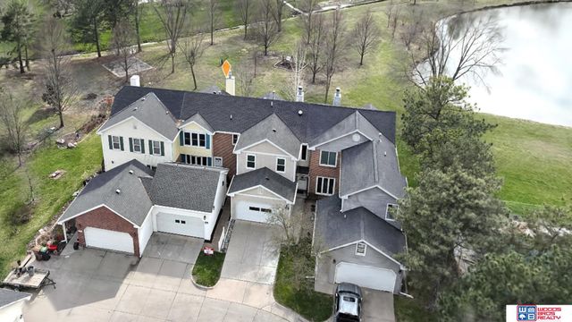 6805 Summerset Court, Lincoln, NE 68516