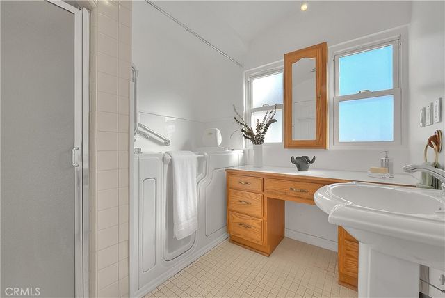 1622 E 88th, Los Angeles, CA 90002