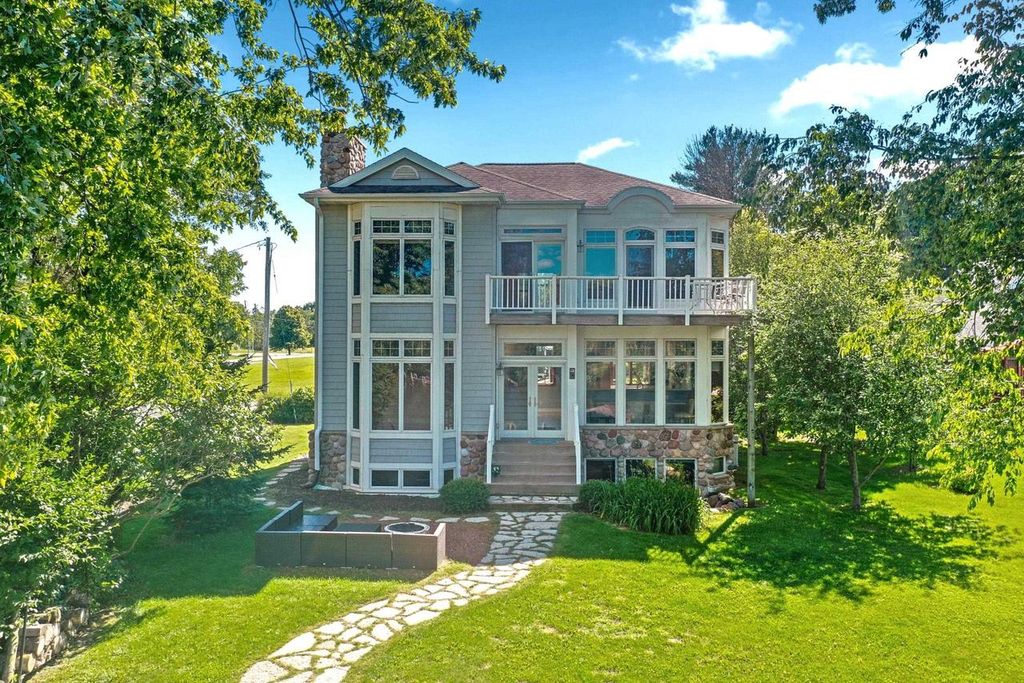 E7353 WELCH ROAD, Fremont, WI 54940