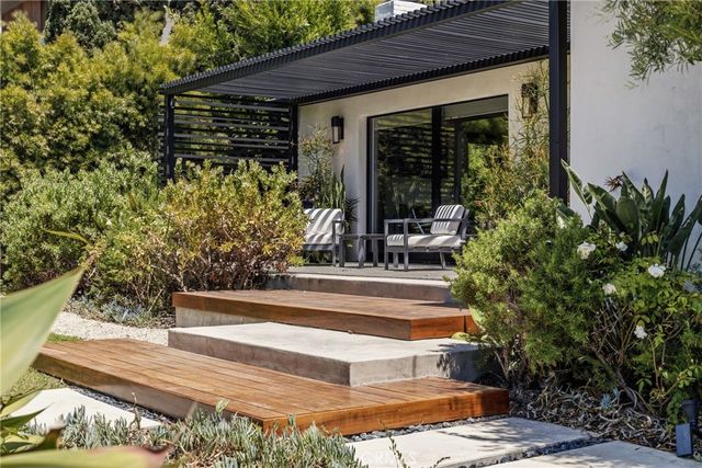 12668 Rose, Los Angeles, CA 90066