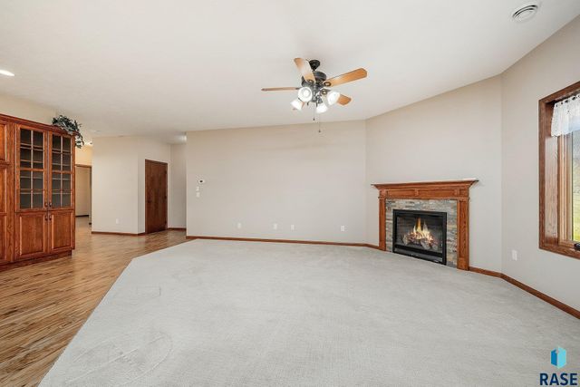 1909 S Firefly Dr Drive, Sioux Falls, SD 57110