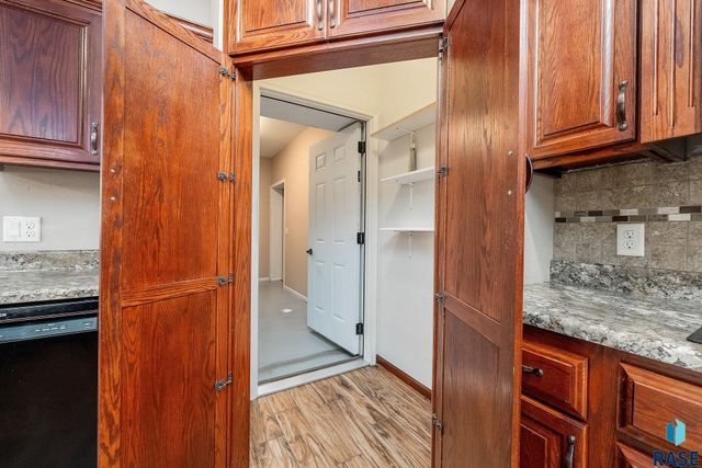 1909 S Firefly Dr Drive, Sioux Falls, SD 57110