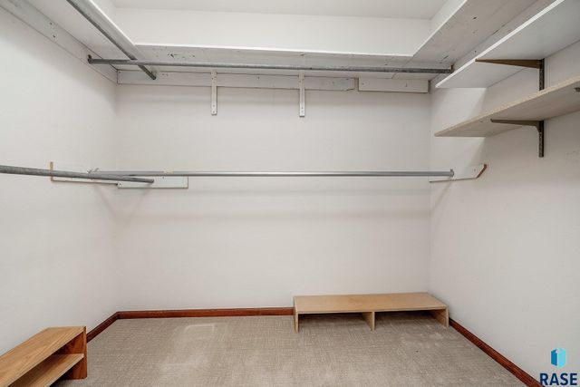 1909 S Firefly Dr Drive, Sioux Falls, SD 57110