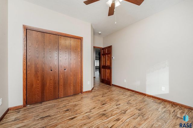 1909 S Firefly Dr Drive, Sioux Falls, SD 57110