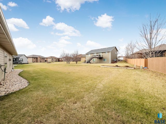 1909 S Firefly Dr Drive, Sioux Falls, SD 57110