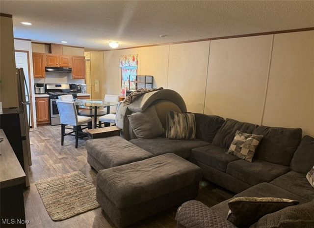 2606 Lincoln Way NW 27, Massillon, OH 44647