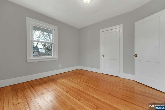 17 Cottage Place, Leonia, NJ 07605