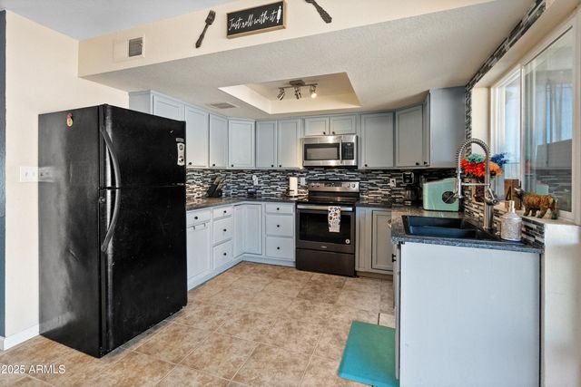 1516 W ESCUDA Road, Phoenix, AZ 85027