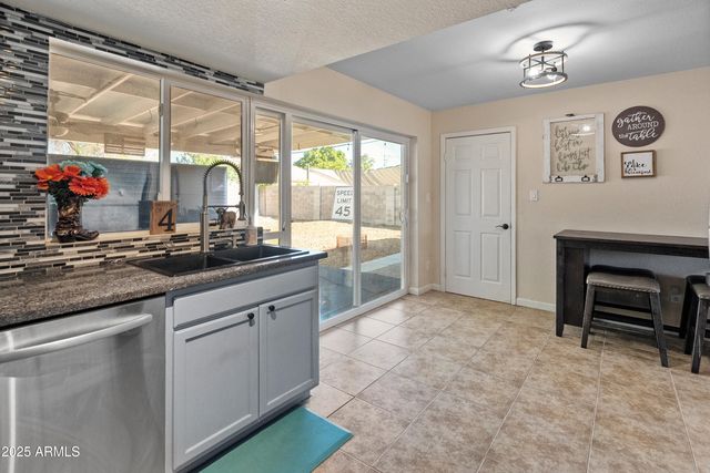 1516 W ESCUDA Road, Phoenix, AZ 85027