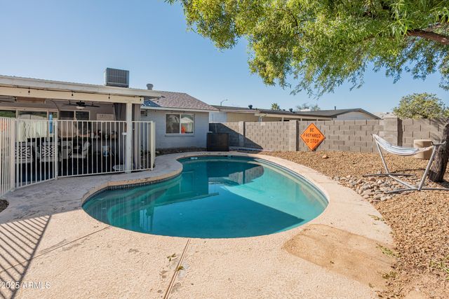 1516 W ESCUDA Road, Phoenix, AZ 85027