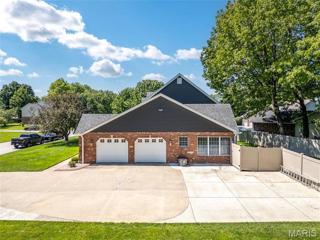 119 Jamie Lynn Drive, Glen Carbon, IL 62034