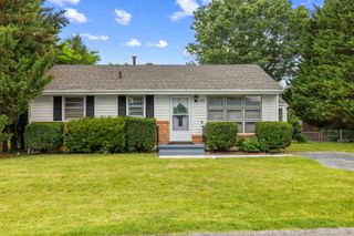 2403 BARE ST, Staunton, VA 24401