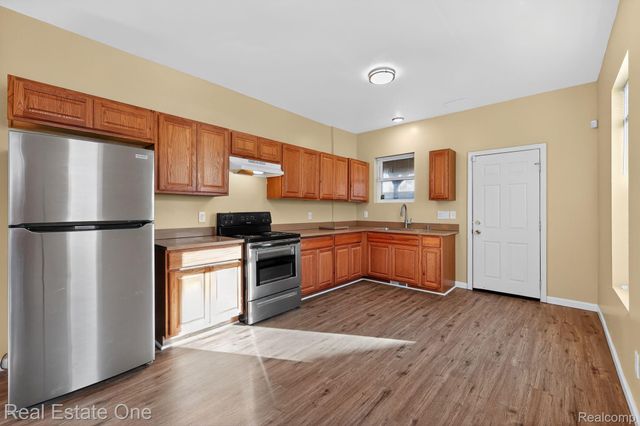 18522 Lenore, Detroit, MI 48219