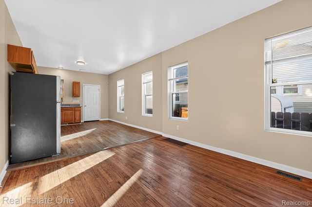 18522 Lenore, Detroit, MI 48219