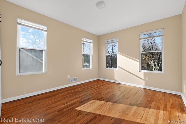 18522 Lenore, Detroit, MI 48219