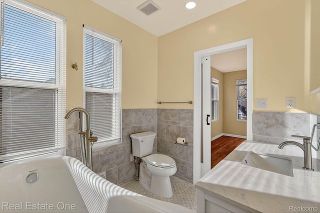 18522 Lenore, Detroit, MI 48219