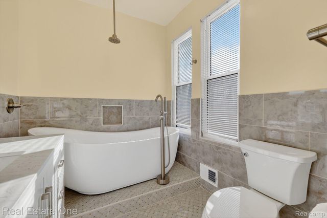 18522 Lenore, Detroit, MI 48219