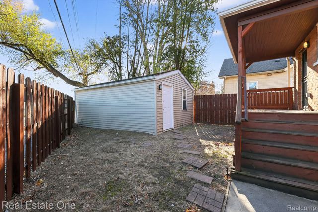 18522 Lenore, Detroit, MI 48219