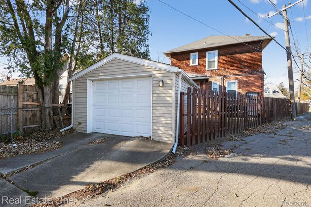 18522 Lenore, Detroit, MI 48219