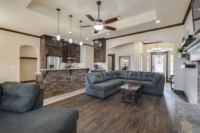 11721 SW 14th Street, Yukon, OK 73099